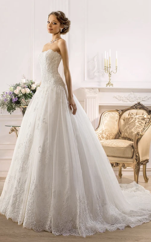 Robe longue trapèze sans bretelles ni dos nu en dentelle et tulle