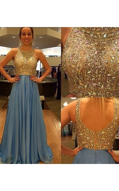 Vestidos de corte A sin mangas, escote redondo, gasa, con abalorios y cola larga.