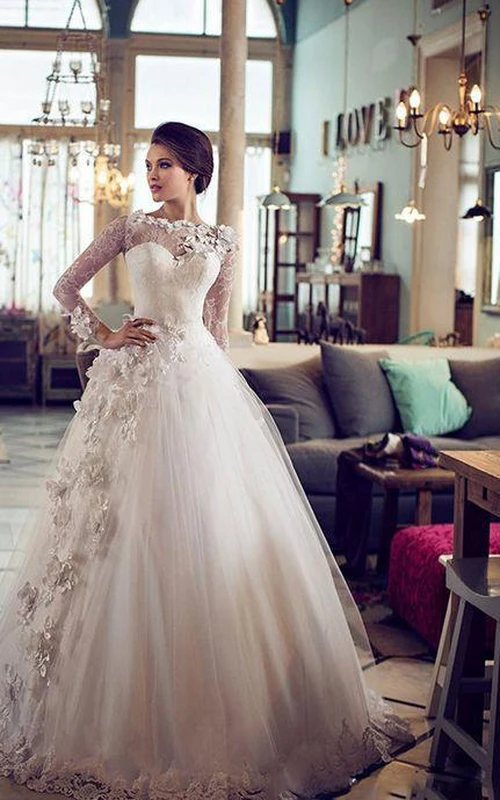 Elegant Bateau Long Sleeve Tulle Vintage Wedding Dress With Flowers Lace