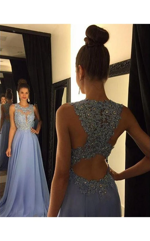 Robe de bal longue sans manches en mousseline ornée de magnifiques appliques en dentelle