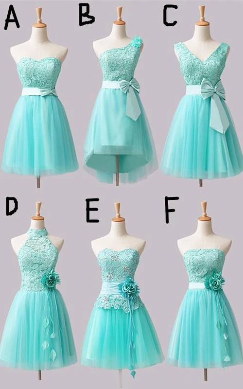 Ravissante robe de demoiselle d'honneur courte trapèze avec nœud papillon fleuri