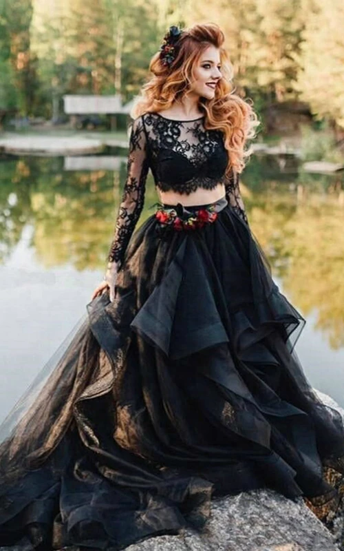 Vestido de fiesta bohemio de dos piezas negro estilo gótico, corte en A, manga larga, con drapeado y flores.