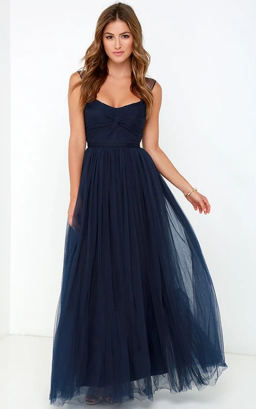 Robe longue élégante en tulle sans manches, coupe trapèze