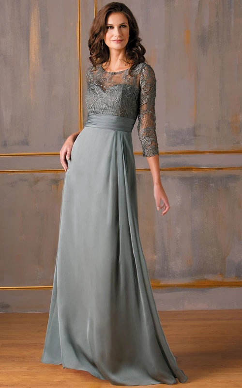 Vestido de 3-4 mangas con corpiño de encaje y espalda con aberturas.