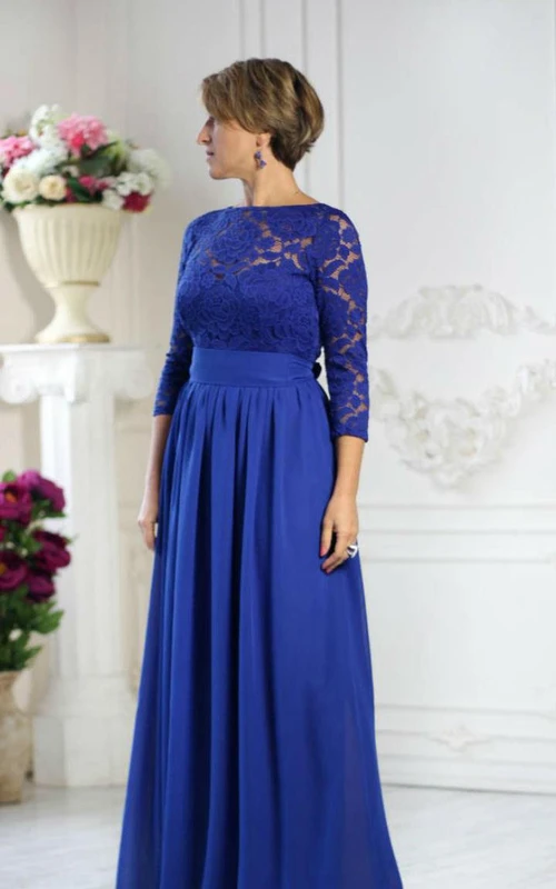 Langes, plissiertes Chiffonkleid mit U-Boot-Spitze, 3-4 Ärmeln und A-Linien-Schnitt