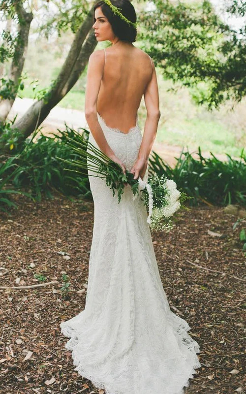 Robe sirène mini à fines bretelles spaghetti, sans manches, à volants cloche, traîne courte, dos nu zippé et laçage au dos.