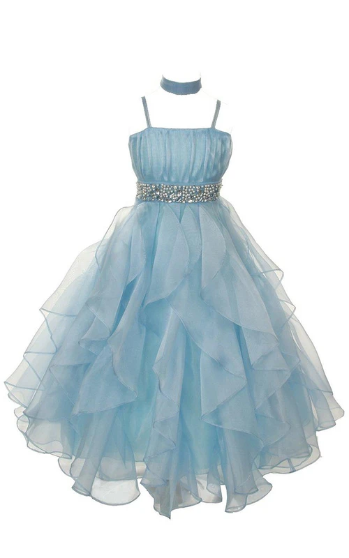 Robe sans manches à volants et taille à sequins