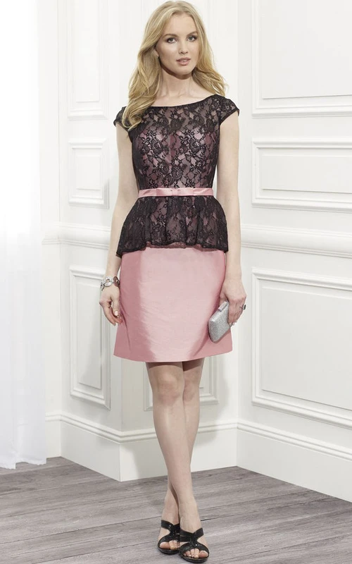 Vestido formal de satén con escote redondo y mangas cortas de encaje, corte lápiz y manga corta.