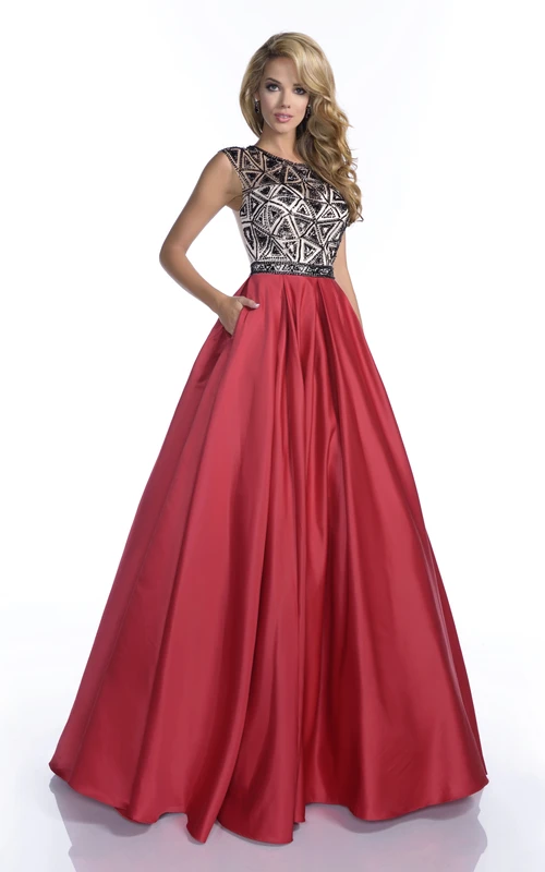Robe sophistiquée en satin à manches courtes et coupe trapèze, ornée d'un corsage perlé