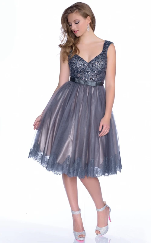 Vestido de corte A sin mangas con escote en V, mangas, lazo en la espalda con escote en U profundo y corpiño con cuentas.