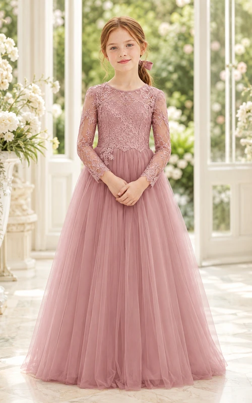Robe de demoiselle d'honneur en tulle et dentelle rose poudré, coupe trapèze, manches longues, col rond et appliques florales