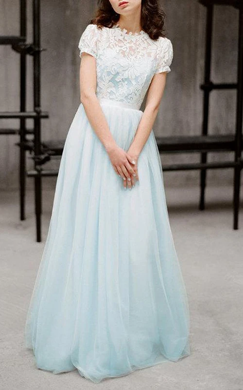 Minikleid aus Tüll, Spitze und Satin mit Knopf