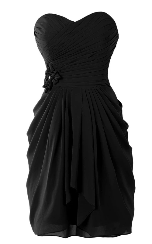 Vestido corto de gasa fruncido con escote corazón y estampado floral.