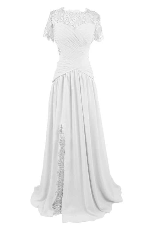 Kurzarm-Chiffonkleid mit hohem Kragen und langen Falten