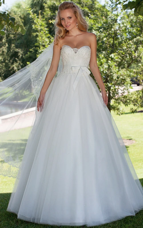 Maxi-Ballkleid mit Applikationen, herzförmigem Ausschnitt, ärmellos, aus Tüll, Hochzeitskleid