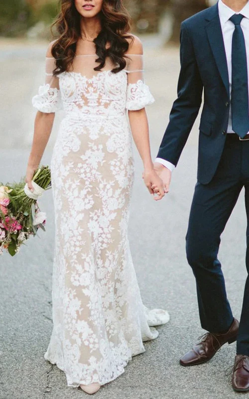 Brautkleid aus Spitze mit schulterfreiem Ausschnitt, Applikationen und Illusionseffekt, Reißverschluss hinten