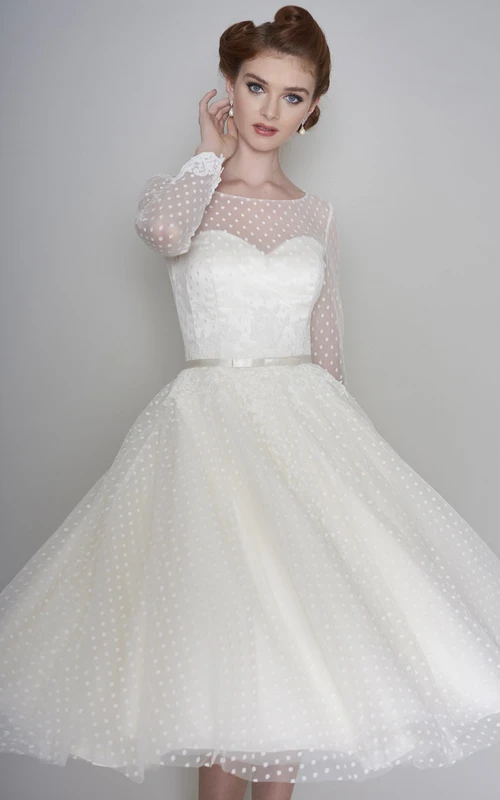 Teelanges, langärmeliges Vintage-Hochzeitskleid aus Tüll mit Illusion-Bateau- und Sweetheart-Ausschnitt