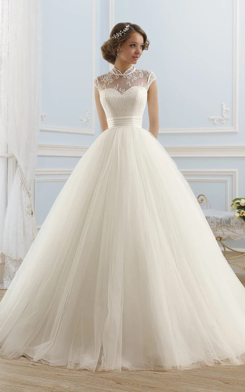 Ballkleid, Maxi, hochgeschlossen, ärmellos, Illusions-Satinkleid mit Spitze