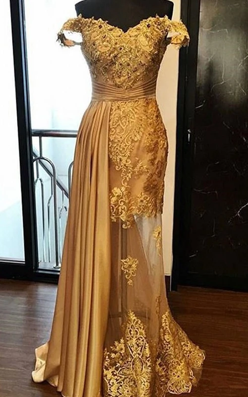 Schulterfreies Empire-Abendkleid mit Spitzenapplikationen, Raffungen und Illusion-Schnitt