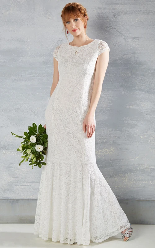 Vestido de novia de encaje largo hasta el suelo con mangas cortas y escote redondo, corte trompeta y cremallera.