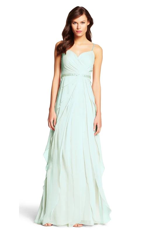 Ärmelloses A-Linien-Brautjungfernkleid aus Chiffon mit Spaghettiträgern und Drapierung