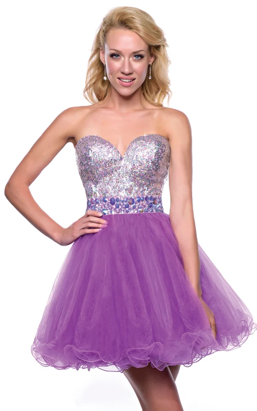 Minivestido de fiesta de tul con escote corazón y corte en A, con corpiño de lentejuelas.