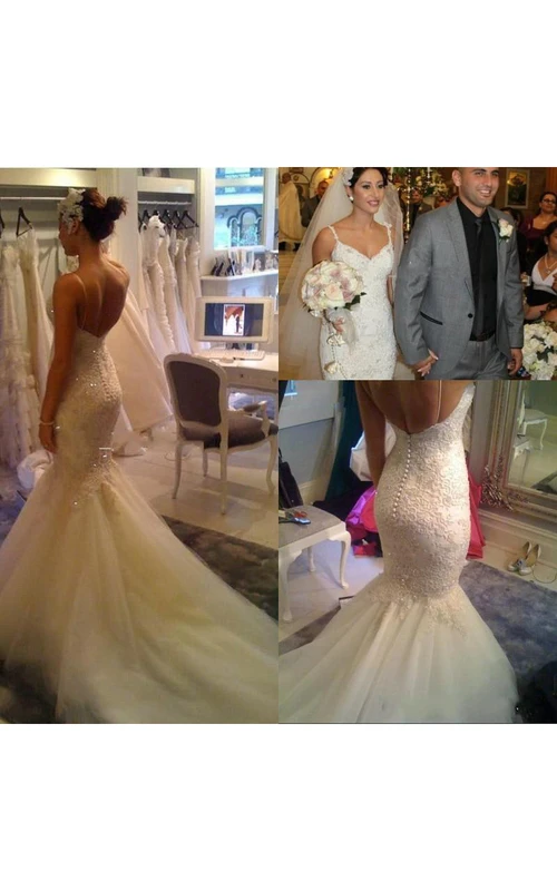 Robe sirène en dentelle perlée à fines bretelles et décolleté en V, jupe en tulle