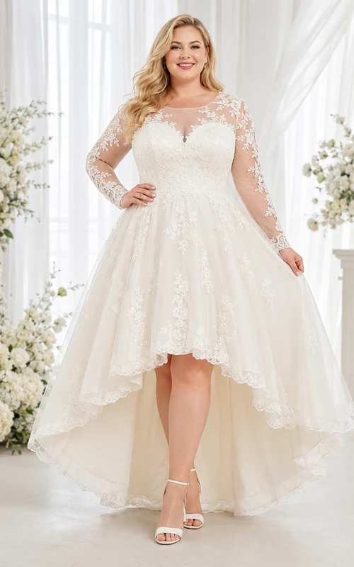 Vestido de novia de estudio de talla grande con mangas de encaje y corte asimétrico.