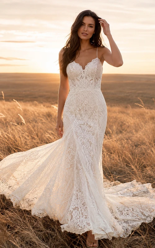 Brautkleid im Meerjungfrauen-Stil mit Herzausschnitt und goldenem Grasland-Muster für eine intime Hochzeit
