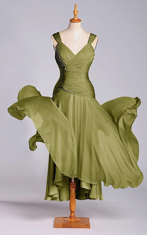 Robe en mousseline sans manches à col en V et longueur thé