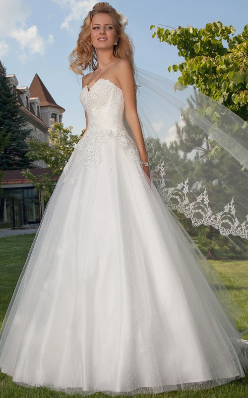 Ballkleid Maxi mit Applikationen, herzförmigem Ausschnitt, ärmellos, aus Tüll, Hochzeitskleid