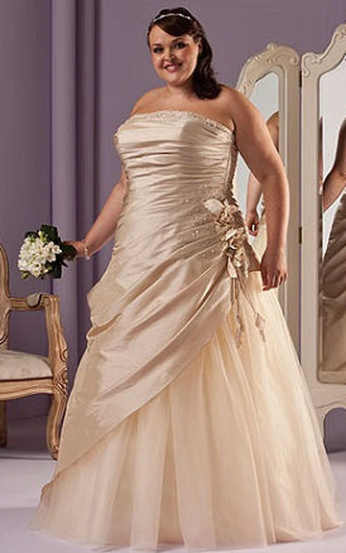 Robe de mariée bustier en taffetas drapé avec laçage et fleurs
