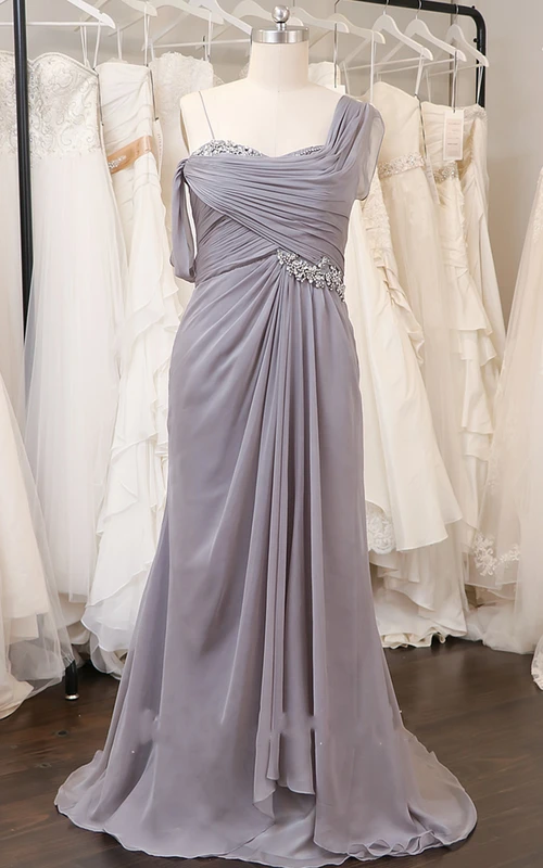Robe de bal fourreau en mousseline à une épaule ornée de perles