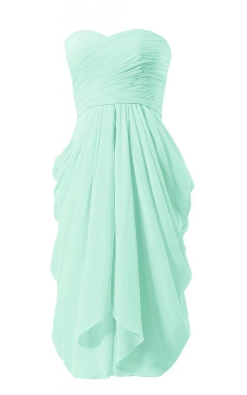 Vestido corto fruncido con escote corazón y drapeado