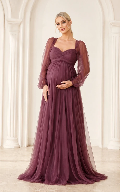 Burgunderfarbenes Umstands-Abendkleid aus Tüll mit eckigem Ausschnitt, Poetenärmeln und Falten