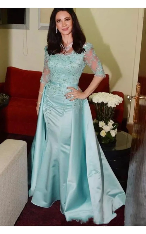 3-4 Ärmel langes, figurbetontes Abendkleid aus Satin mit 3-4 Ärmeln, Illusion-Spitze, tiefem Ausschnitt und Applikationen.