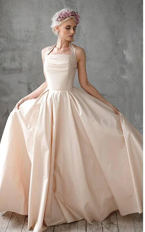 Neckholder-Taftkleid in A-Linie mit Raffungen und Schleife