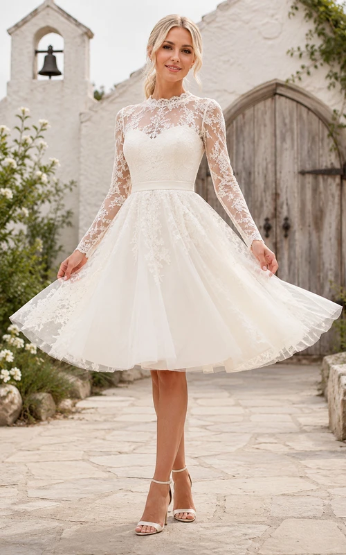 Langärmeliges, wadenlanges Brautkleid aus Spitze mit Illusionsrücken