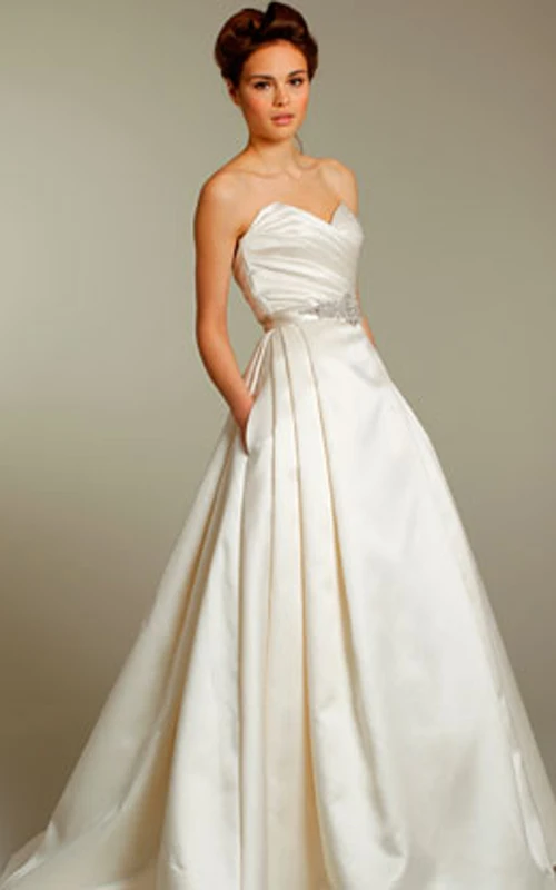 Robe de bal sexy à corsage plissé et drapé sur le côté, avec ceinture ornée de perles de cristal