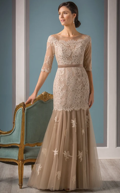 Vestido de sirena de manga corta para la madre de la novia con apliques y cintura baja.