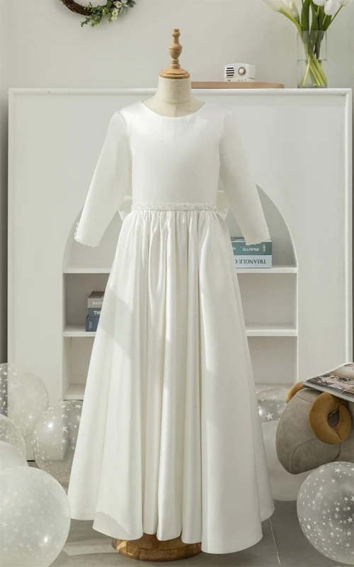 Vestido de niña de flores modesto, de manga larga, escote redondo y corte en A, de satén, con cuentas.