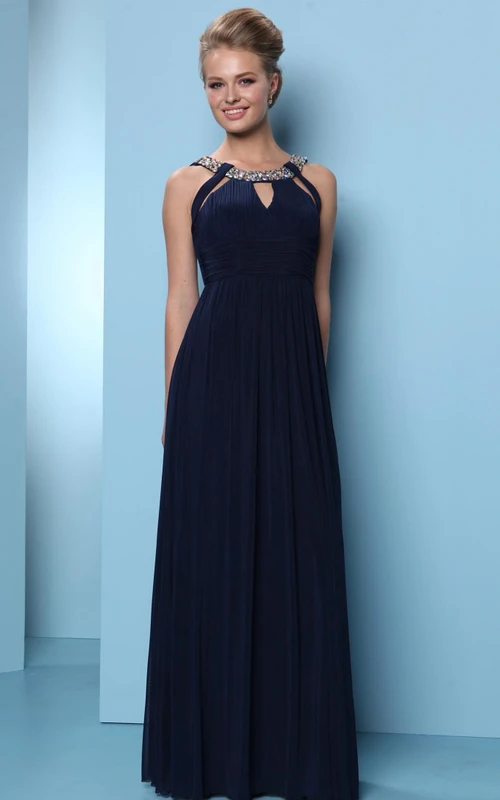 Vestido de dama de honor de gasa largo hasta el suelo, sin mangas, con escote redondo y detalles de cuentas.