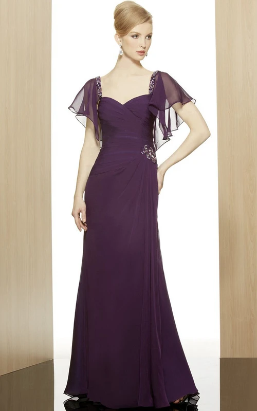 Etuikleid „Poet“ – Kurzarm, perlenbesetzt, langes Chiffon-Abendkleid mit herzförmigem Ausschnitt, Reißverschluss hinten und seitlicher Drapierung