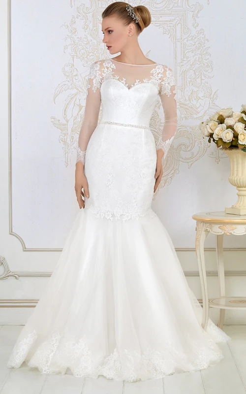 Meerjungfrauen-Brautkleid mit langen Ärmeln, Applikationen am Rundhalsausschnitt, bodenlang, aus Spitze und Satin, inklusive Taillenschmuck