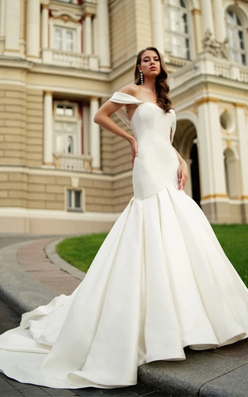 Romantisches Meerjungfrauen-Brautkleid aus Satin mit Raffungen