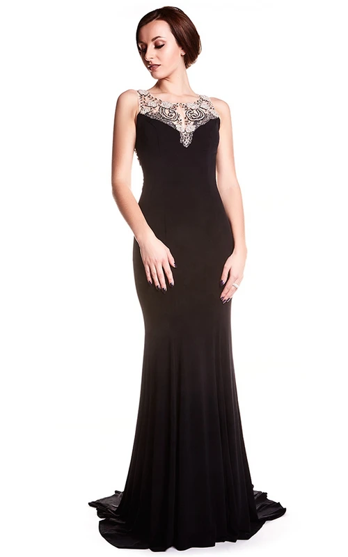 Robe de bal fourreau sans manches en mousseline de soie à décolleté rond et perles, longue jusqu'au sol, avec dos illusion et traîne.