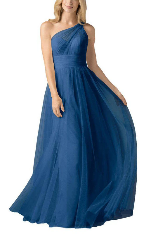 Vestido de dama de honor de tul fruncido con un solo hombro y efecto ilusión