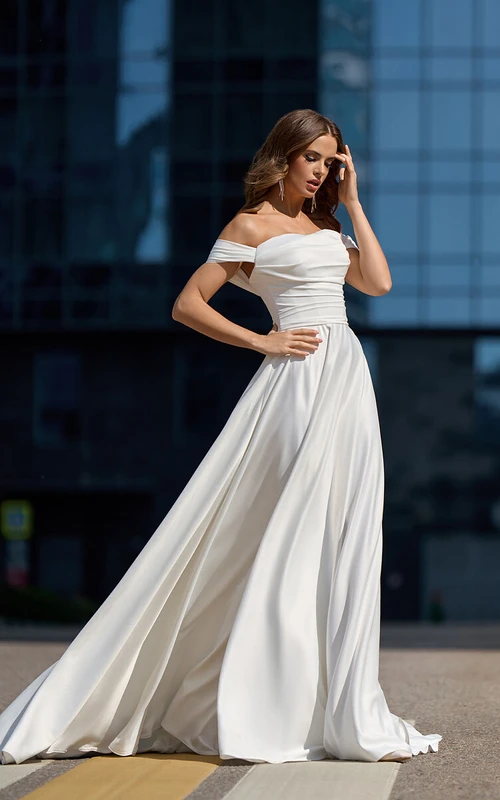 Schlichtes, gerafftes Empire-Brautkleid aus Satin mit Korsettmuster, bodenlang