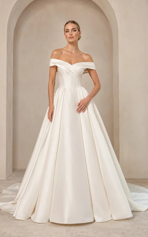 Robe de bal élégante en satin, épaules dénudées, manches courtes, traîne chapelle, plis structurés, style villa