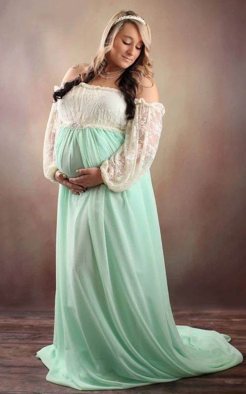 Robe longue en mousseline et dentelle illusion à manches longues et épaules dénudées